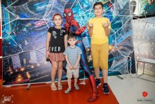 В Баку на каникулы приехал Человек-паук и затянул в сети праздника (ФОТО)