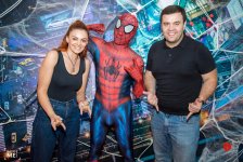В Баку на каникулы приехал Человек-паук и затянул в сети праздника (ФОТО)