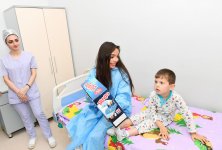 Вице-президент Фонда Гейдара Алиева Лейла Алиева встретилась с детьми, получающими лечение в ряде медицинских учреждений Баку (ФОТО)