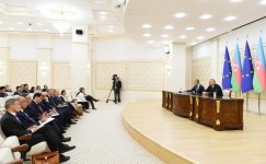 Президент Ильхам Алиев и глава Совета ЕС выступили с заявлениями для печати (ФОТО)