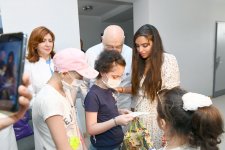 Вице-президент Фонда Гейдара Алиева Лейла Алиева встретилась с детьми, получающими лечение в ряде медицинских учреждений Баку (ФОТО)
