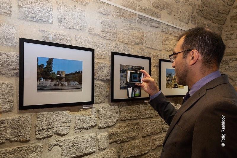 Представители дипломатических миссий фотографируют Баку - интересный проект (ФОТО)