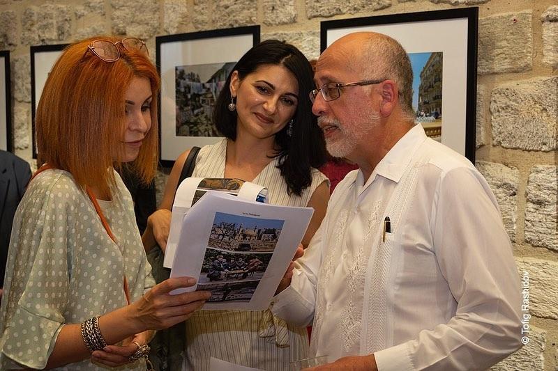 Представители дипломатических миссий фотографируют Баку - интересный проект (ФОТО)