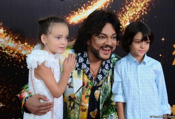 Кто из звезд побывал на фестивале "ЖАРА 2019" с родственниками (ФОТО)