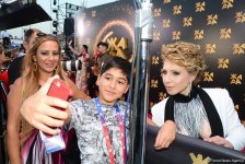 Красная дорожка фестиваля "ЖАРА 2019" в Баку: Звезды "нулевых" лет, или Вперед в прошлое (ФОТО, ВИДЕО)
