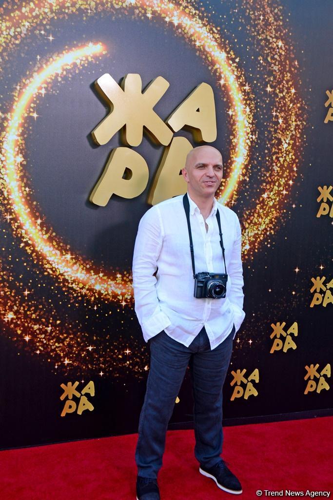Красная дорожка фестиваля "ЖАРА 2019" в Баку: Звезды "нулевых" лет, или Вперед в прошлое (ФОТО, ВИДЕО)