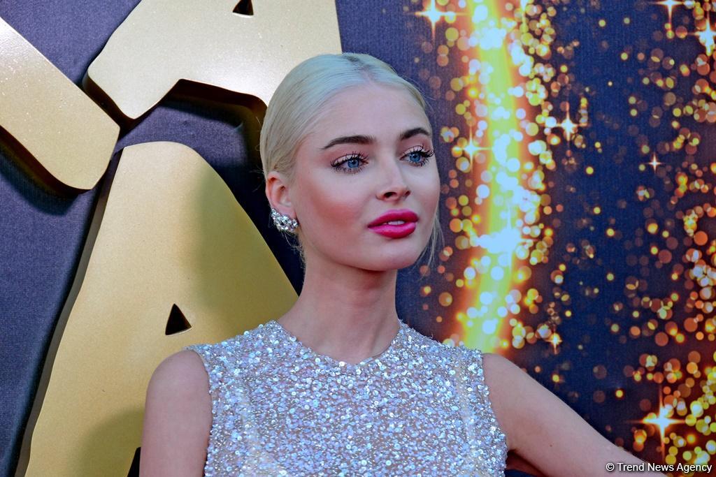 Красная дорожка фестиваля "ЖАРА 2019" в Баку: Звезды "нулевых" лет, или Вперед в прошлое (ФОТО, ВИДЕО)
