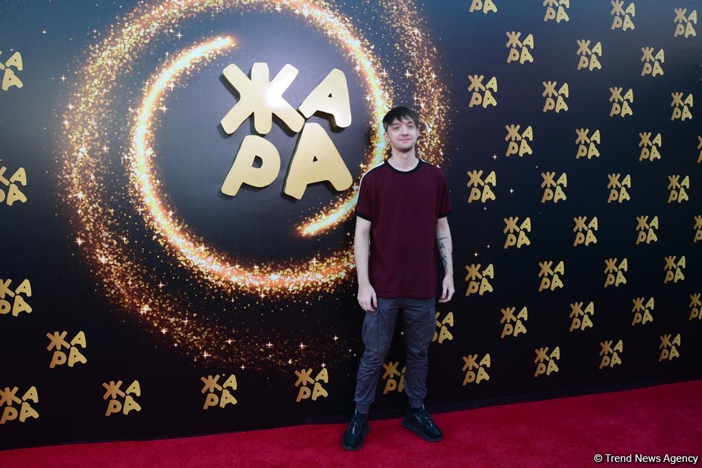 Красная дорожка фестиваля "ЖАРА 2019" в Баку: Звезды "нулевых" лет, или Вперед в прошлое (ФОТО, ВИДЕО)