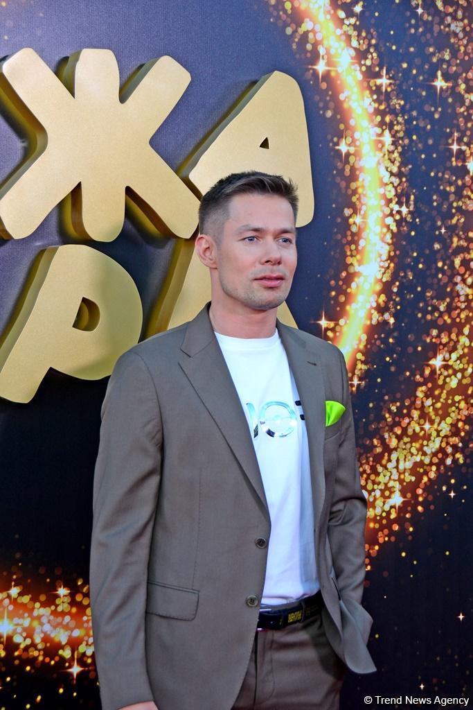 Красная дорожка фестиваля "ЖАРА 2019" в Баку: Звезды "нулевых" лет, или Вперед в прошлое (ФОТО, ВИДЕО)