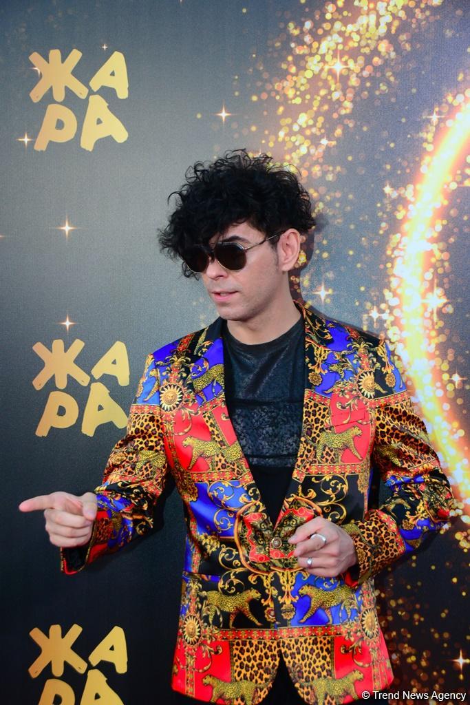 Красная дорожка фестиваля "ЖАРА 2019" в Баку: Звезды "нулевых" лет, или Вперед в прошлое (ФОТО, ВИДЕО)