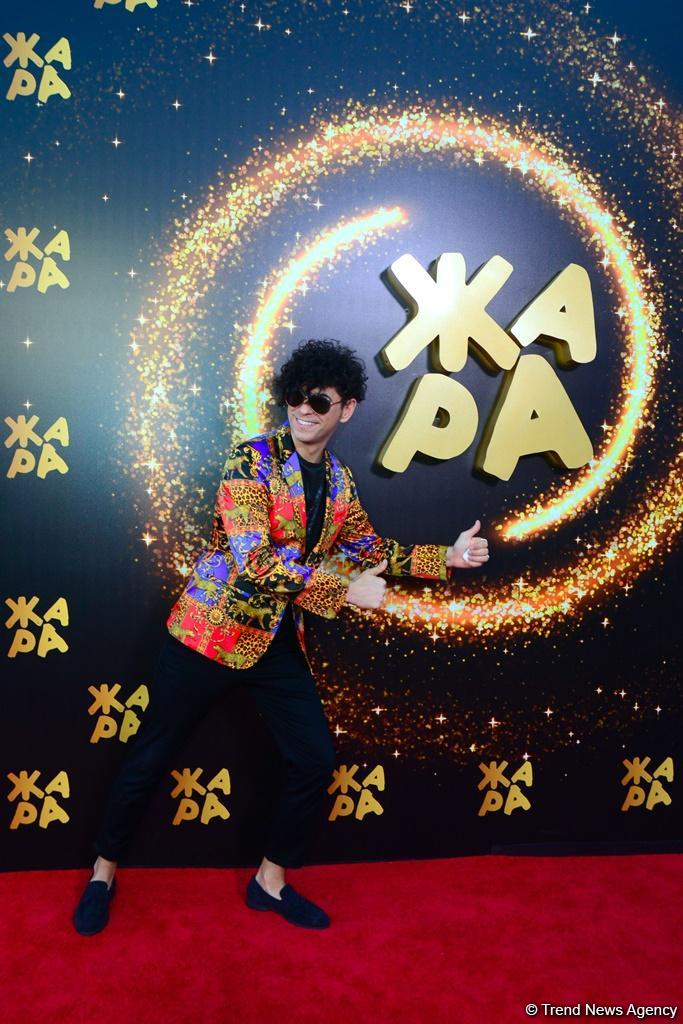Красная дорожка фестиваля "ЖАРА 2019" в Баку: Звезды "нулевых" лет, или Вперед в прошлое (ФОТО, ВИДЕО)