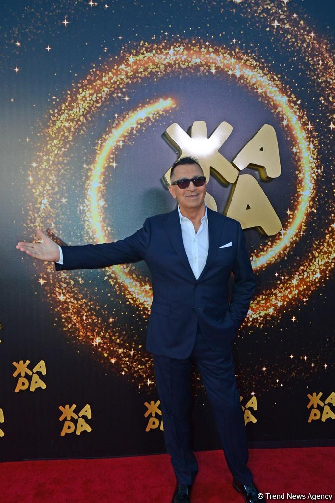Красная дорожка фестиваля "ЖАРА 2019" в Баку: Звезды "нулевых" лет, или Вперед в прошлое (ФОТО, ВИДЕО)