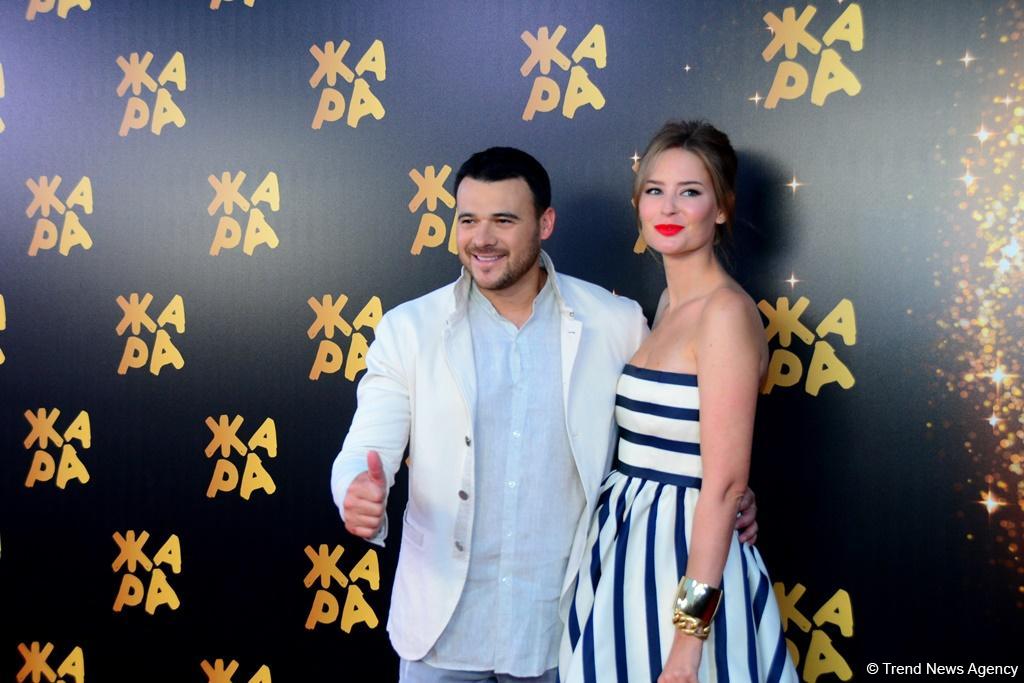 Красная дорожка фестиваля "ЖАРА 2019" в Баку: Звезды "нулевых" лет, или Вперед в прошлое (ФОТО, ВИДЕО)
