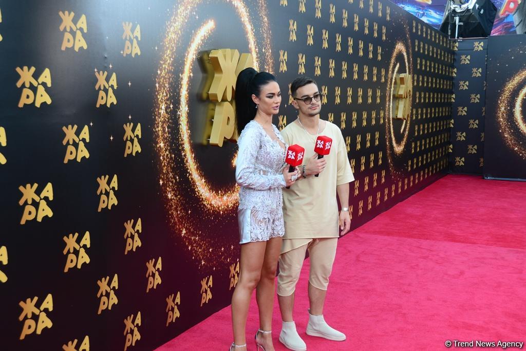 Поколение Z на красной дорожке фестиваля "ЖАРА 2019" – кумиры современной молодежи (ФОТО/ВИДЕО)