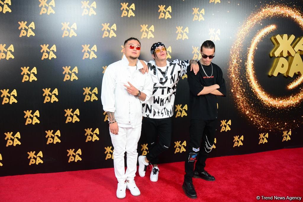 Поколение Z на красной дорожке фестиваля "ЖАРА 2019" – кумиры современной молодежи (ФОТО/ВИДЕО)