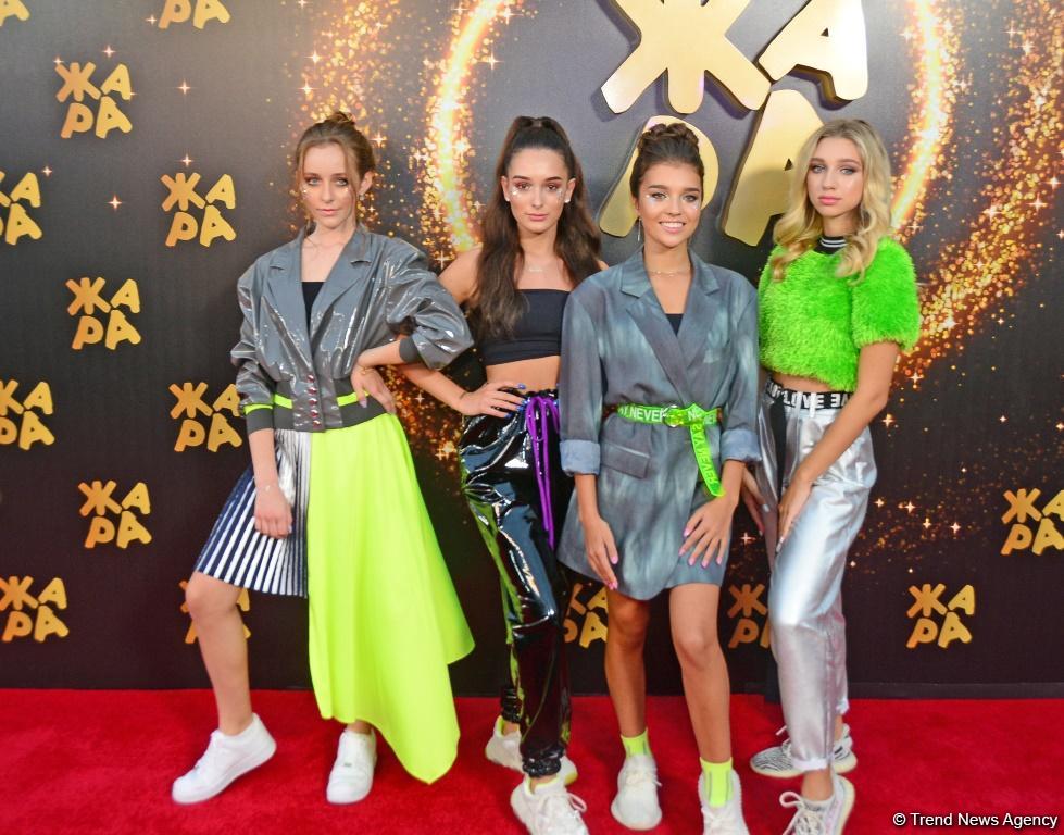 Поколение Z на красной дорожке фестиваля "ЖАРА 2019" – кумиры современной молодежи (ФОТО/ВИДЕО)