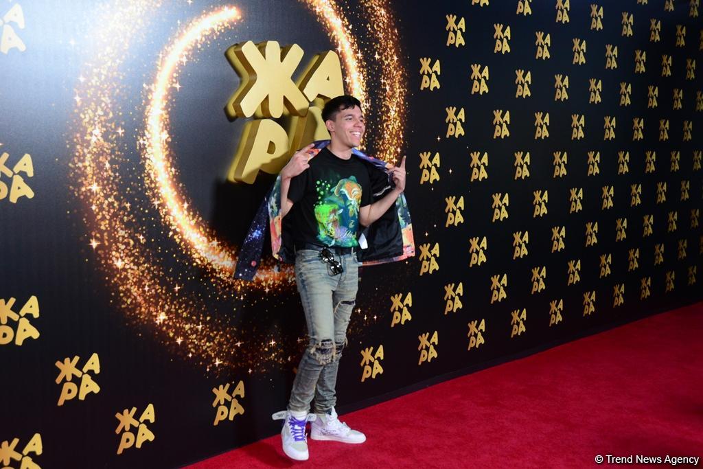 Поколение Z на красной дорожке фестиваля "ЖАРА 2019" – кумиры современной молодежи (ФОТО/ВИДЕО)
