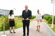 Azerbaijani president, first lady attend inauguration of new administrative building of YAP Pirallahi district branch (PHOTO)