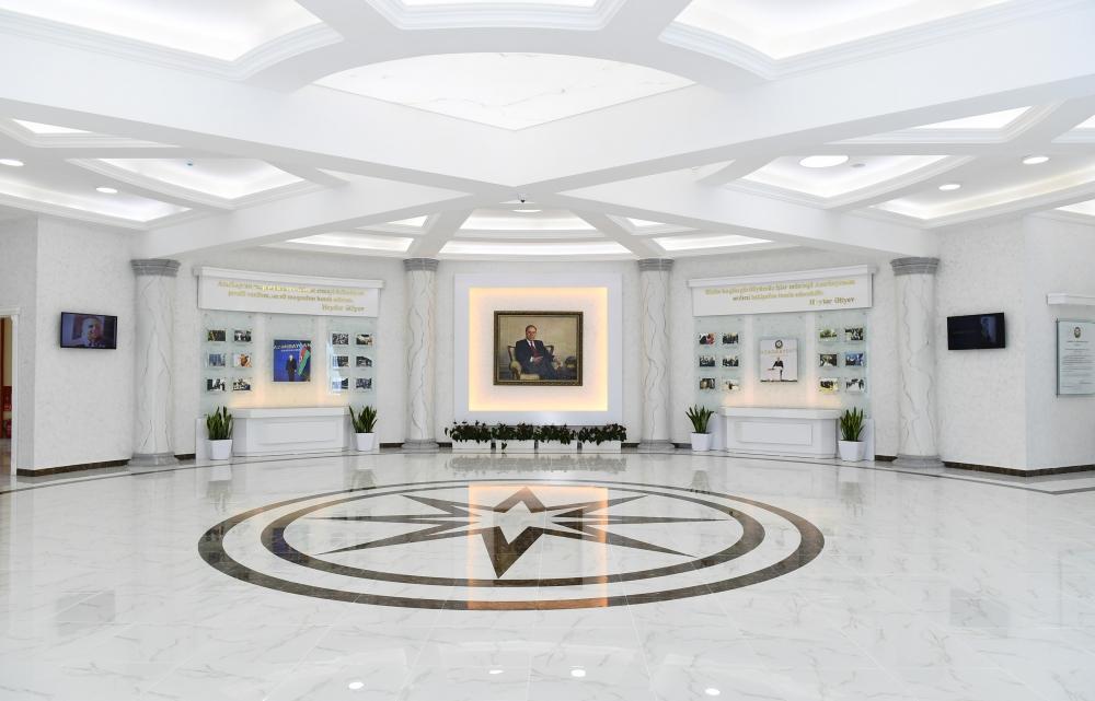 Azerbaijani president, first lady inaugurate Youth Center in Pirallahi district (PHOTO)