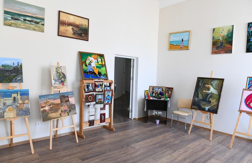 Azerbaijani president, first lady inaugurate Youth Center in Pirallahi district (PHOTO)