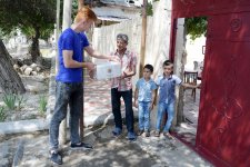 Фонд Гейдара Алиева раздает малообеспеченным семьям по случаю праздника Гурбан праздничные паи (ФОТО)