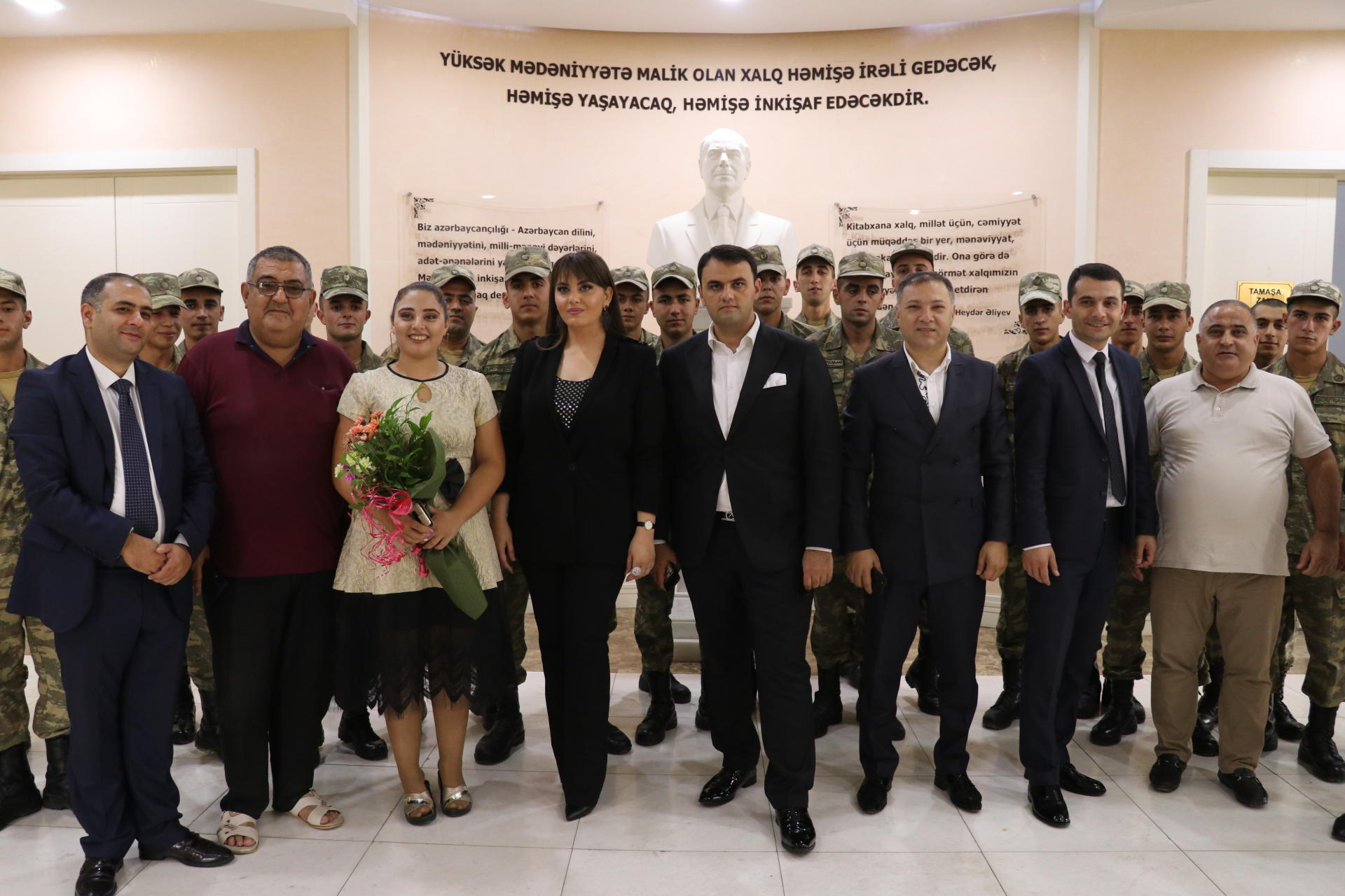 Мир мугама: выступления известных ханенде покорили публику (ФОТО)