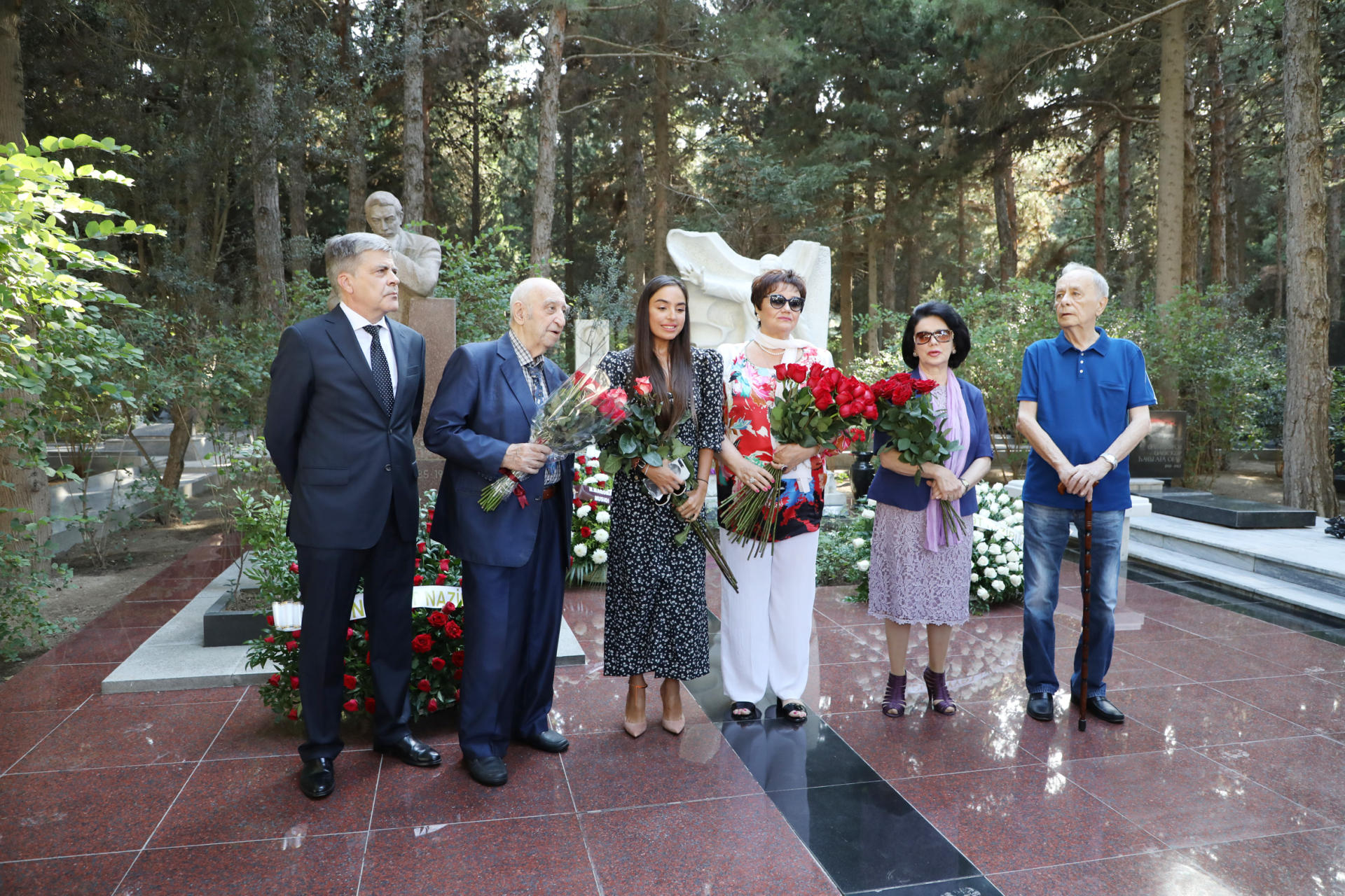 Вице-президент Фонда Гейдара Алиева Лейла Алиева приняла участие в мероприятии, посвященном памяти народного артиста СССР и Азербайджана Муслима Магомаева (ФОТО)