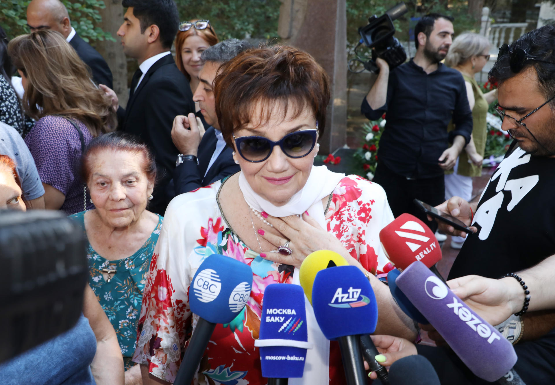 Вице-президент Фонда Гейдара Алиева Лейла Алиева приняла участие в мероприятии, посвященном памяти народного артиста СССР и Азербайджана Муслима Магомаева (ФОТО)