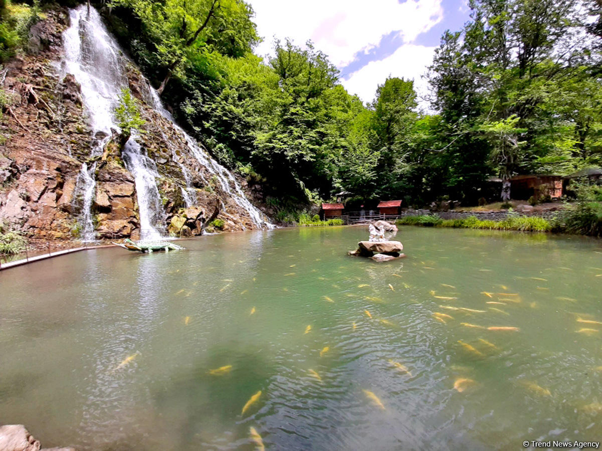 Чарующая красота Халхалского водопада (Фоторепортаж)