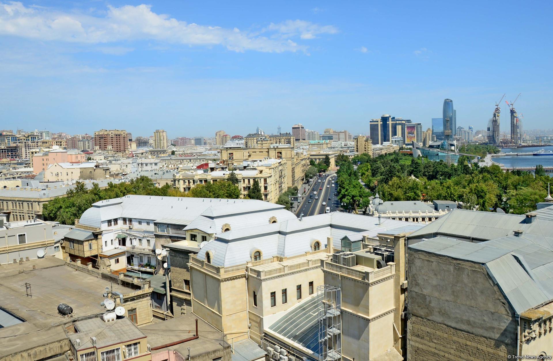 Загадочная башня Баку (Фоторепортаж)
