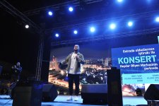 На грандиозном концерте перед Центром Гейдара Алиева присутствовало более 30 тыс. зрителей (ФОТО/ВИДЕО)