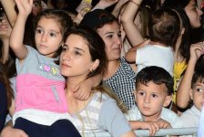 На грандиозном концерте перед Центром Гейдара Алиева присутствовало более 30 тыс. зрителей (ФОТО/ВИДЕО)