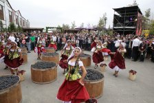 Шамаханская царица, воздушный шар, феерическое шоу - первый Азербайджанский фестиваль винограда и вина (ВИДЕО, ФОТО)