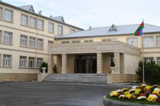 Президент Ильхам Алиев ознакомился с состоянием школы номер 101 в Сураханском районе Баку после капремонта и реконструкции  (ФОТО)