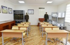 Президент Ильхам Алиев ознакомился с состоянием школы номер 101 в Сураханском районе Баку после капремонта и реконструкции  (ФОТО)