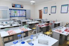Президент Ильхам Алиев ознакомился с состоянием школы номер 101 в Сураханском районе Баку после капремонта и реконструкции  (ФОТО)