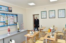 Президент Ильхам Алиев ознакомился с состоянием школы номер 101 в Сураханском районе Баку после капремонта и реконструкции  (ФОТО)