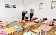 Президент Ильхам Алиев ознакомился с состоянием школы номер 101 в Сураханском районе Баку после капремонта и реконструкции  (ФОТО)