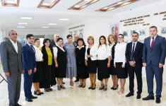 Первый вице-президент Мехрибан Алиева ознакомилась с условиями в школе № 113 в поселке Кюрдаханы, созданными после реконструкции (ФОТО)
