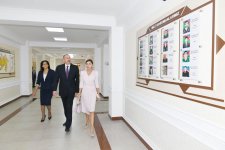 Президент Ильхам Алиев и Первая леди Мехрибан Алиева приняли участие в открытии нового учебного комплекса полной средней школы номер 300 в Бинагадинском районе Баку