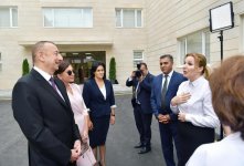 Президент Ильхам Алиев и Первая леди Мехрибан Алиева приняли участие в открытии нового учебного комплекса полной средней школы номер 300 в Бинагадинском районе Баку
