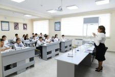 Президент Ильхам Алиев и Первая леди Мехрибан Алиева приняли участие в открытии нового учебного комплекса полной средней школы номер 300 в Бинагадинском районе Баку