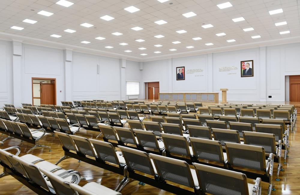 Президент Ильхам Алиев и Первая леди Мехрибан Алиева приняли участие в открытии нового учебного комплекса полной средней школы номер 300 в Бинагадинском районе Баку