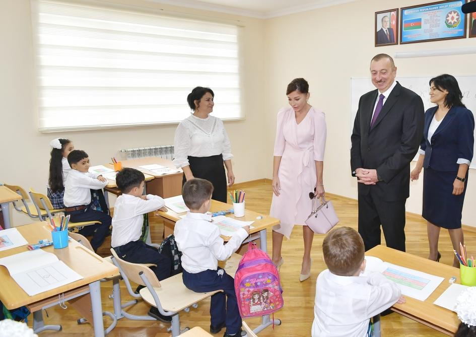 Президент Ильхам Алиев и Первая леди Мехрибан Алиева приняли участие в открытии нового учебного комплекса полной средней школы номер 300 в Бинагадинском районе Баку