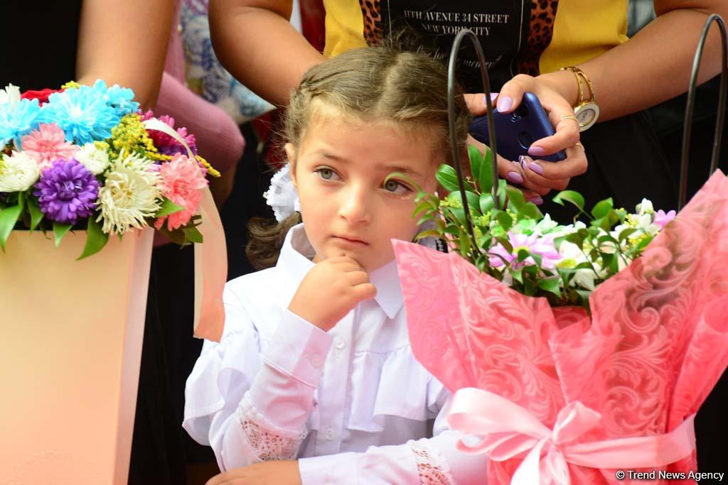 Полные радости и волнения мгновения Дня знаний в Баку (ФОТО)