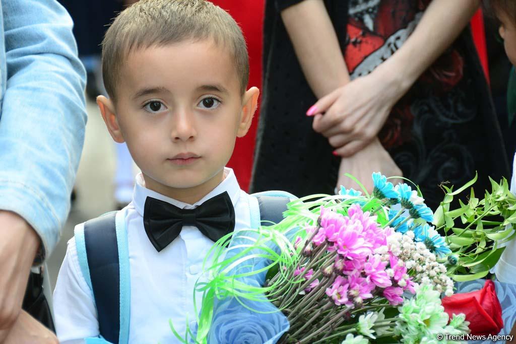 Полные радости и волнения мгновения Дня знаний в Баку (ФОТО)