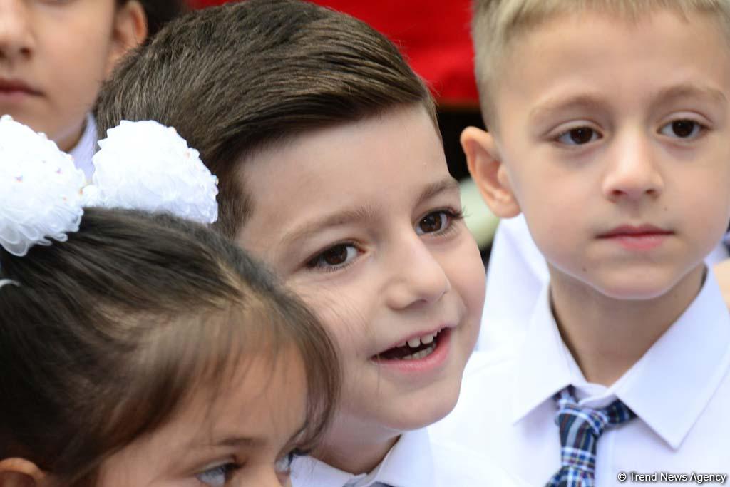 Полные радости и волнения мгновения Дня знаний в Баку (ФОТО)