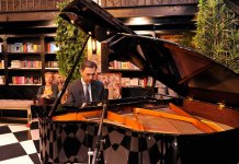 Бакинский книжный центр торжественно отметил 1 год (ФОТО)