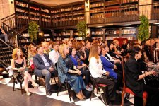 Бакинский книжный центр торжественно отметил 1 год (ФОТО)