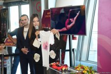 Gymnastic ribbon of Yana Batyrshina sold for 2,500 euros at auction in Baku (PHOTO)